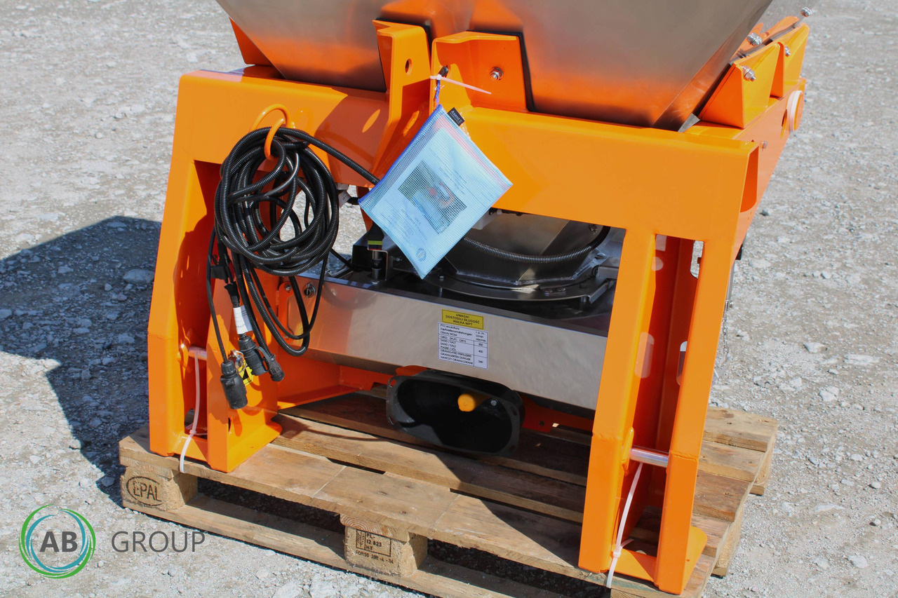 Municipal Spreader POM Augustów N065 - Sand/ Salt spreader: picture 3 Municipal Spreader POM Augustów N065 - Sand/ Salt spreader: picture 3