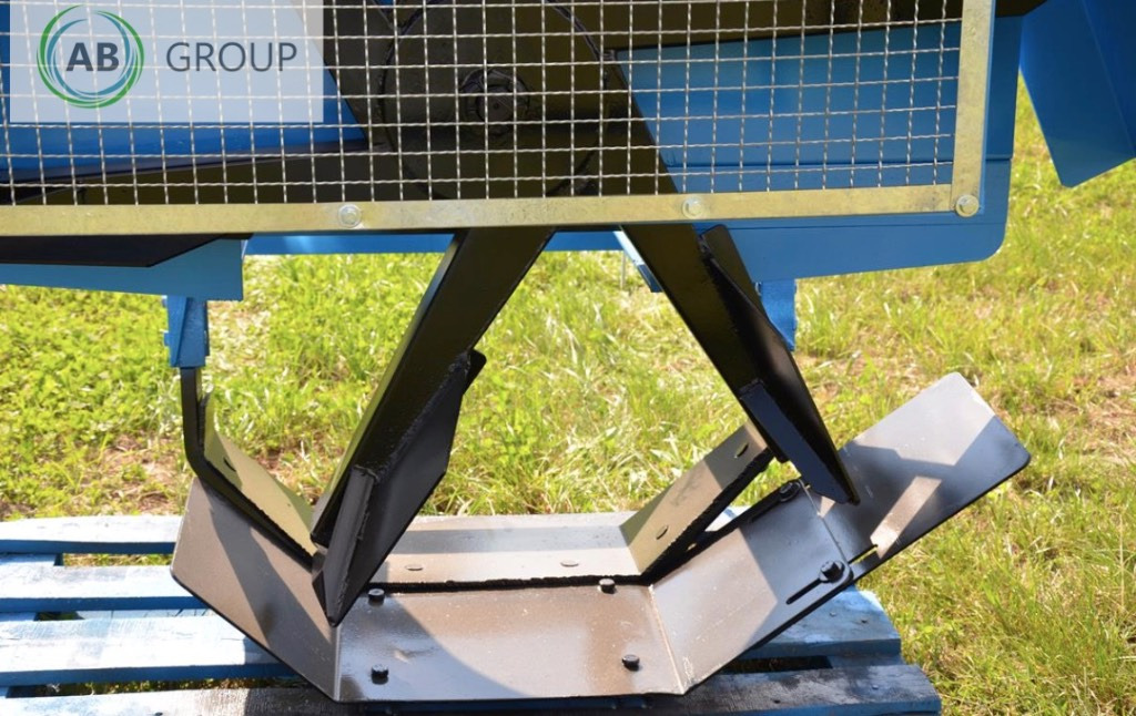 Zamet ridger of piles and mounds P427 - Post-harvest equipment: picture 3 Zamet ridger of piles and mounds P427 - Post-harvest equipment: picture 3