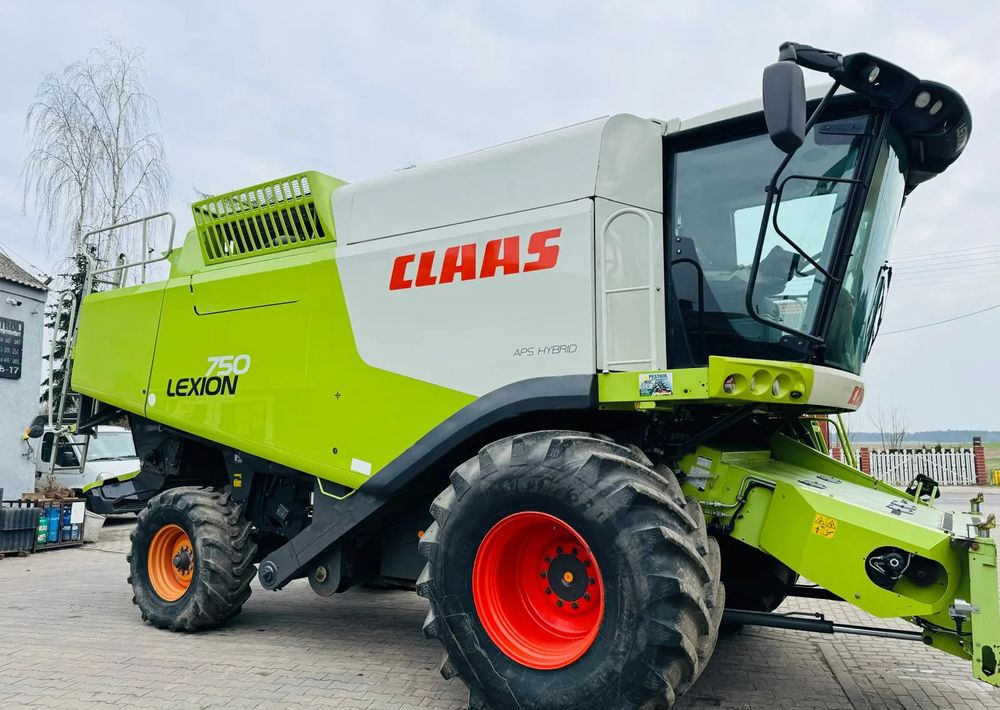 Claas LEXION 750 APS HYBRID - Combine harvester: picture 3 Claas LEXION 750 APS HYBRID - Combine harvester: picture 3