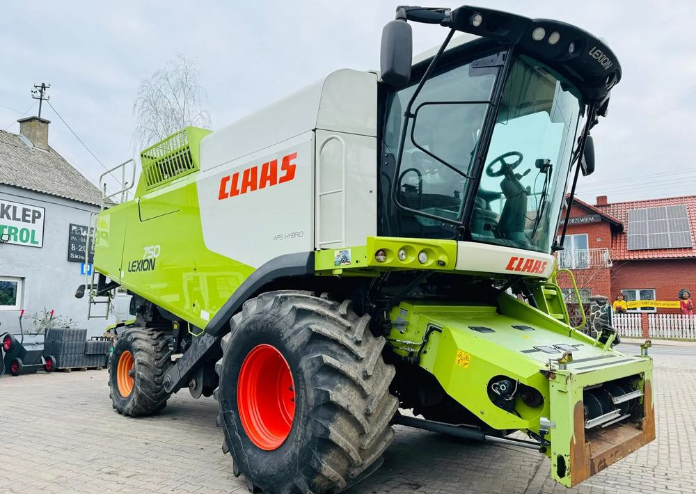 Claas LEXION 750 APS HYBRID - Combine harvester: picture 4 Claas LEXION 750 APS HYBRID - Combine harvester: picture 4