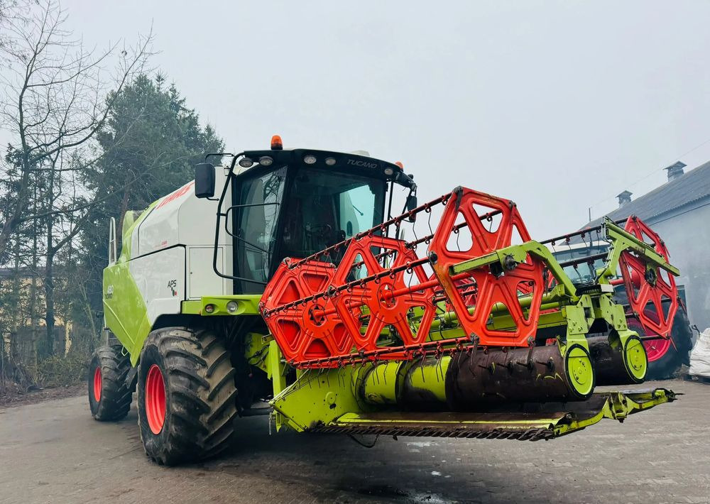 Combine harvester Claas TUCANO 430 APS: picture 17