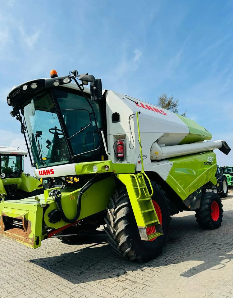 Combine harvester Claas Tucano 430 APS: picture 6