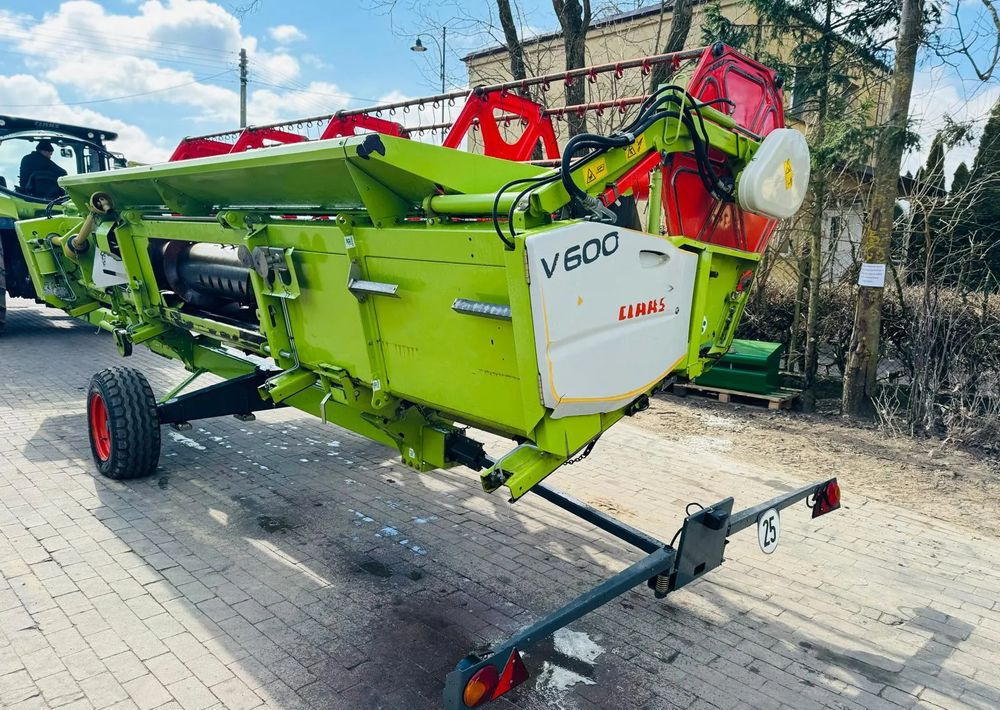 Combine harvester Claas Tucano 430 APS: picture 19