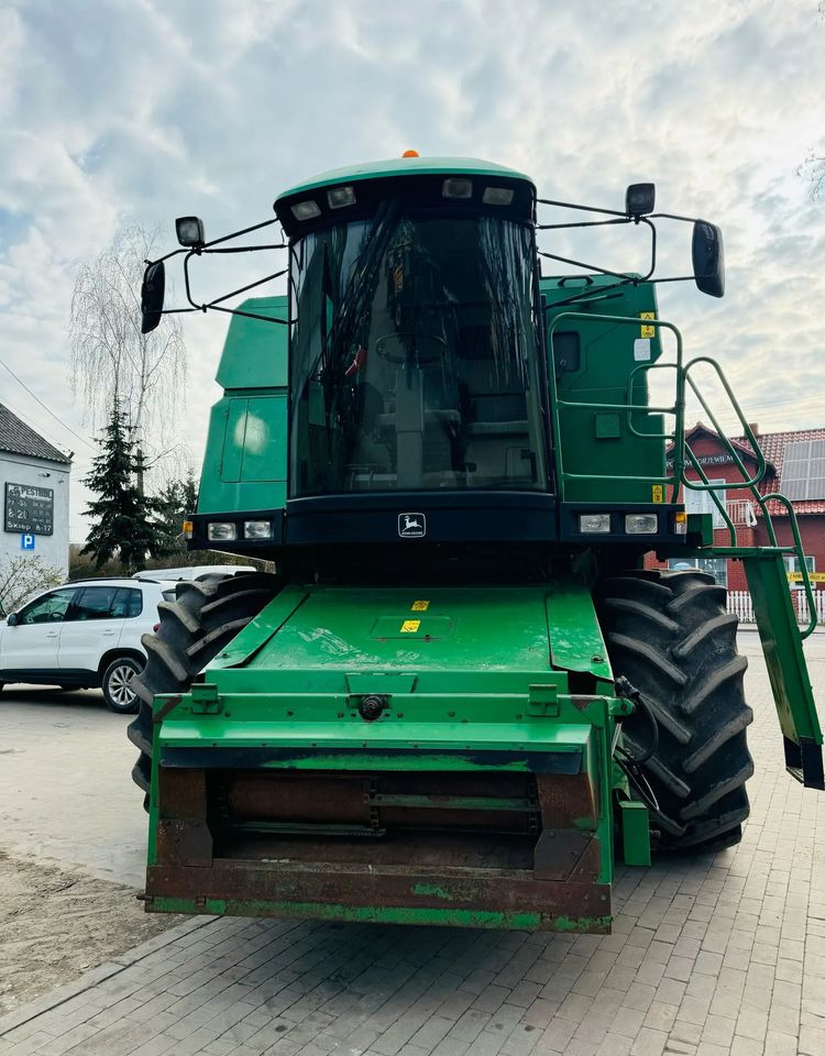 John Deere 2254 - Combine harvester: picture 4 John Deere 2254 - Combine harvester: picture 4