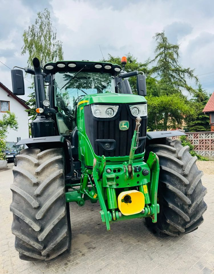 John Deere 6250R - Farm tractor: picture 4 John Deere 6250R - Farm tractor: picture 4