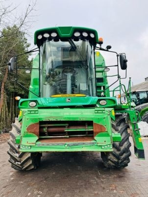 John Deere W440 - Combine harvester: picture 2 John Deere W440 - Combine harvester: picture 2