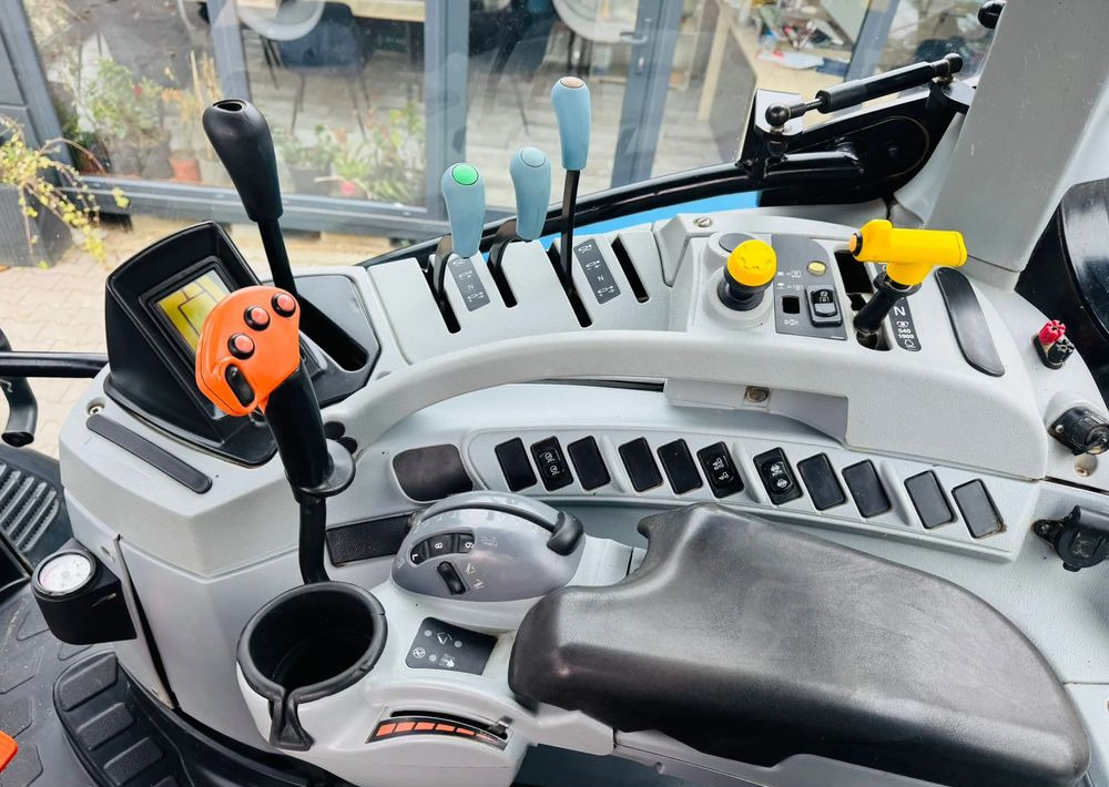 New Holland T6.180 on lease New Holland T6.180: picture 14 New Holland T6.180 on lease New Holland T6.180: picture 14