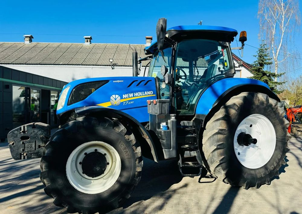 New Holland T7.230 - Farm tractor: picture 3 New Holland T7.230 - Farm tractor: picture 3