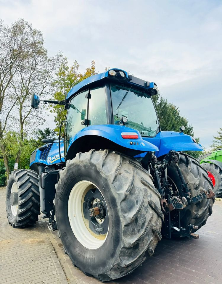 New Holland T8.390 - Farm tractor: picture 4 New Holland T8.390 - Farm tractor: picture 4