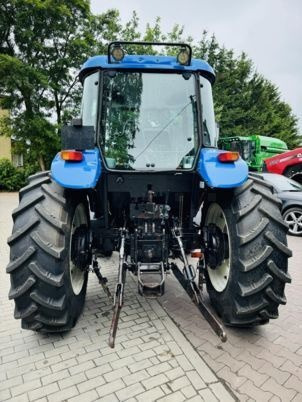 New Holland TD5050 - Farm tractor: picture 4 New Holland TD5050 - Farm tractor: picture 4