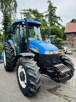 New Holland TD5050 - Farm tractor: picture 5 New Holland TD5050 - Farm tractor: picture 5
