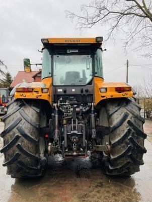 Renault ARES 826 RZ - Farm tractor: picture 4 Renault ARES 826 RZ - Farm tractor: picture 4