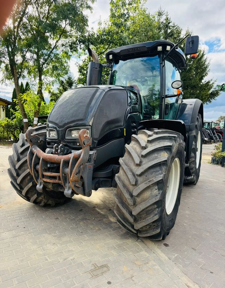 Valtra S233 - Farm tractor: picture 5 Valtra S233 - Farm tractor: picture 5