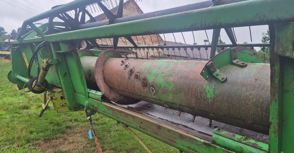 John Deere 922 - Grain header: picture 3 John Deere 922 - Grain header: picture 3