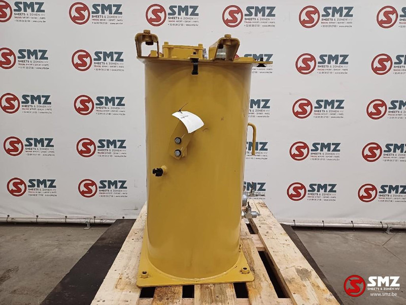 Caterpillar Hydraulic oil system Caterpillar - Hydraulic tank for Material handling equipment: picture 2 Caterpillar Hydraulic oil system Caterpillar - Hydraulic tank for Material handling equipment: picture 2
