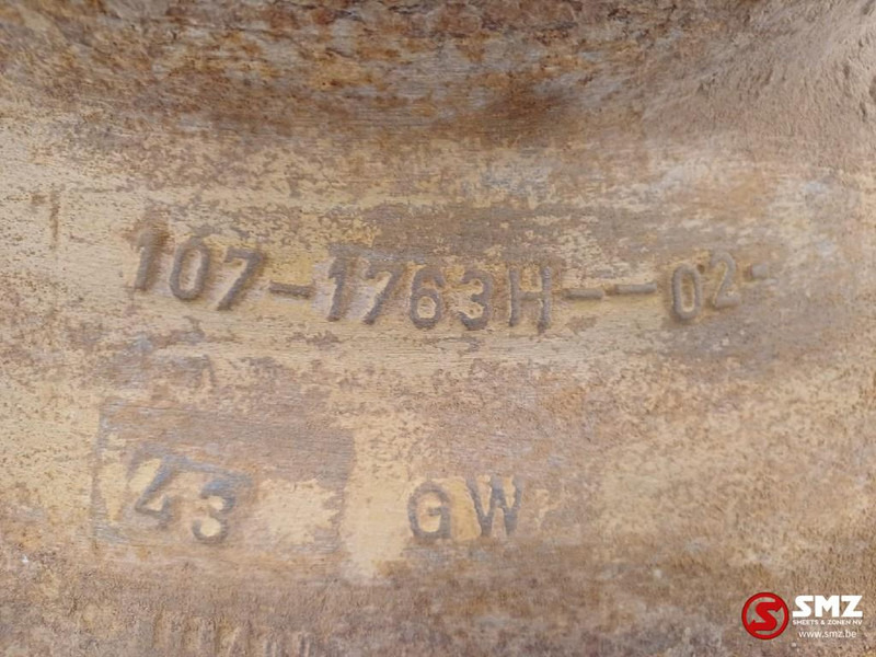 Caterpillar Occ hub sprocket + spindle D6M Caterpillar - Frame/ Chassis: picture 5 Caterpillar Occ hub sprocket + spindle D6M Caterpillar - Frame/ Chassis: picture 5