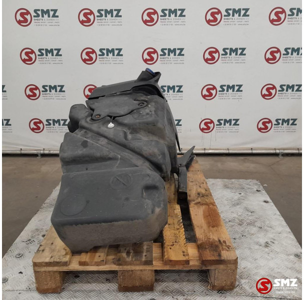 DAF Occ AdBluetank 90L + steunen DAF - Fuel system for Truck: picture 4 DAF Occ AdBluetank 90L + steunen DAF - Fuel system for Truck: picture 4