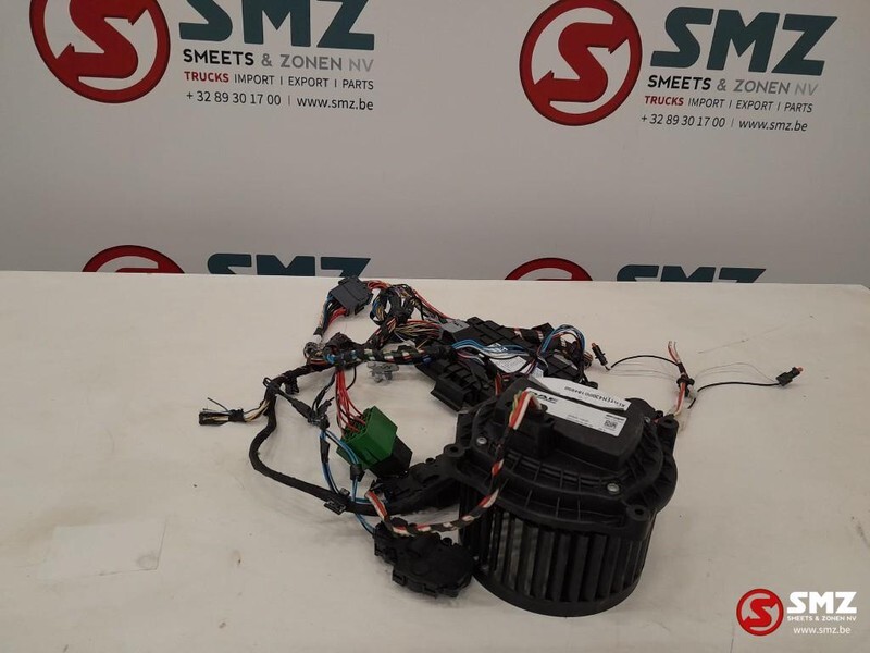 DAF Occ besturingseenheid + kachelmotor DAF XF 480 215 - ECU for Truck: picture 2 DAF Occ besturingseenheid + kachelmotor DAF XF 480 215 - ECU for Truck: picture 2