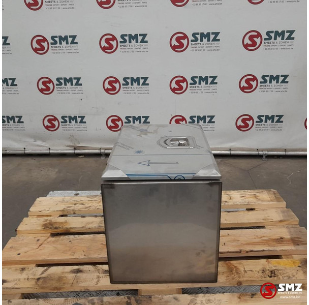 Diversen Occ RVS gereedschapskoffer 50 cm x 35 cm x 40 cm - Frame/ Chassis for Truck: picture 4 Diversen Occ RVS gereedschapskoffer 50 cm x 35 cm x 40 cm - Frame/ Chassis for Truck: picture 4