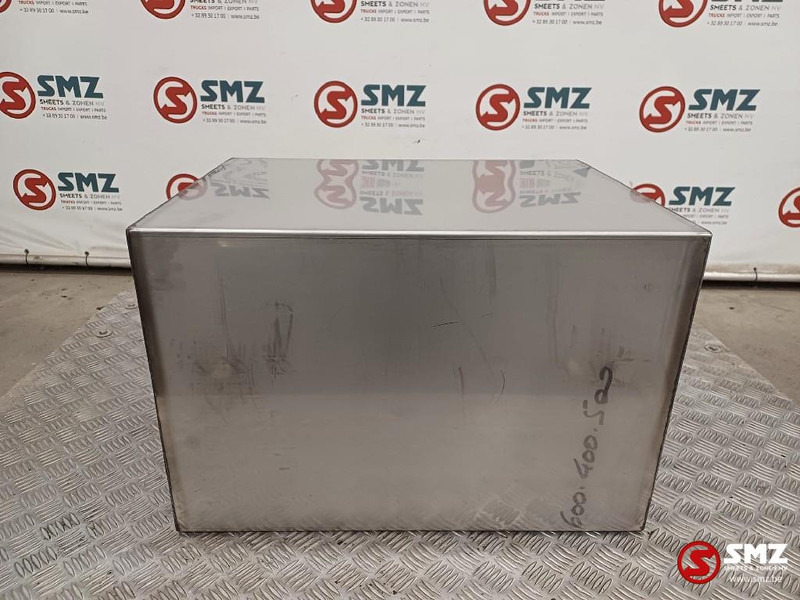 Diversen Occ RVS gereedschapskoffer 60 cm x 50 cm x 40 cm - Frame/ Chassis for Truck: picture 3 Diversen Occ RVS gereedschapskoffer 60 cm x 50 cm x 40 cm - Frame/ Chassis for Truck: picture 3