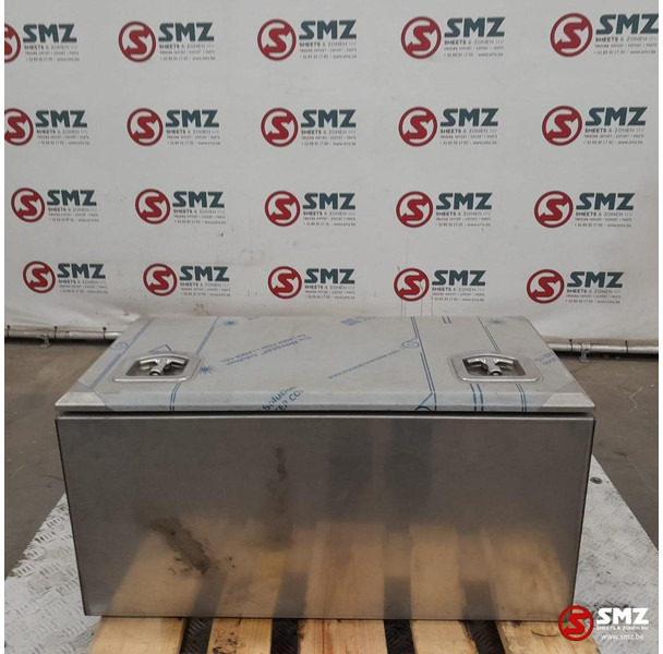 Diversen Occ RVS gereedschapskoffer 80 cm x 40 cm x 40 cm - Frame/ Chassis for Truck: picture 2 Diversen Occ RVS gereedschapskoffer 80 cm x 40 cm x 40 cm - Frame/ Chassis for Truck: picture 2