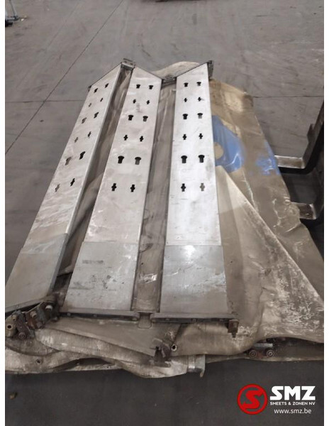 Diversen Occ set zijdekzeilen 235 cm x 530 cm - Frame/ Chassis for Truck: picture 4 Diversen Occ set zijdekzeilen 235 cm x 530 cm - Frame/ Chassis for Truck: picture 4