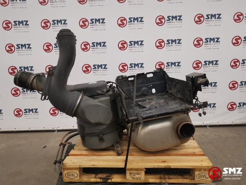 Iveco Occ Uitlaatdemper batterijbak en luchtfilterhuis - Muffler for Truck: picture 3 Iveco Occ Uitlaatdemper batterijbak en luchtfilterhuis - Muffler for Truck: picture 3