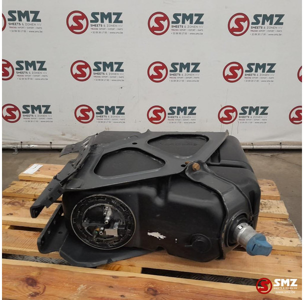 Mercedes-Benz Occ AdBluetank 60L + AdBlueniveausensor Mercedes - Fuel system for Truck: picture 3 Mercedes-Benz Occ AdBluetank 60L + AdBlueniveausensor Mercedes - Fuel system for Truck: picture 3