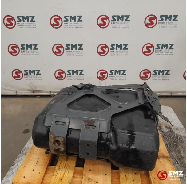 Mercedes-Benz Occ AdBluetank 60L + Adblueniveausensor Mercedes - Fuel system for Truck: picture 3 Mercedes-Benz Occ AdBluetank 60L + Adblueniveausensor Mercedes - Fuel system for Truck: picture 3