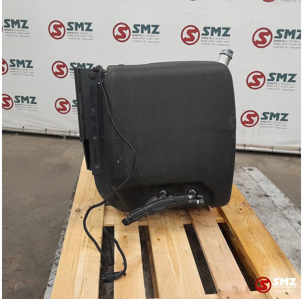 Mercedes-Benz Occ AdBluetank 85L + AdBlueniveausensor Mercedes - Fuel system for Truck: picture 4 Mercedes-Benz Occ AdBluetank 85L + AdBlueniveausensor Mercedes - Fuel system for Truck: picture 4