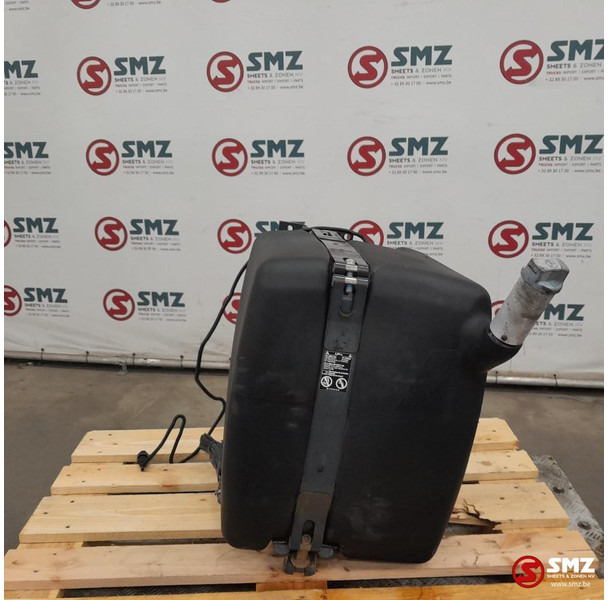 Mercedes-Benz Occ AdBluetank 85L + AdBlueniveausensor Mercedes - Fuel system for Truck: picture 2 Mercedes-Benz Occ AdBluetank 85L + AdBlueniveausensor Mercedes - Fuel system for Truck: picture 2