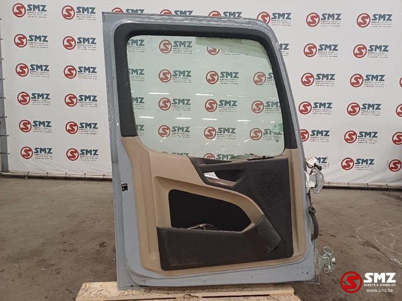 Mercedes-Benz Occ Deur links Actros MP4 - Door and parts for Truck: picture 2 Mercedes-Benz Occ Deur links Actros MP4 - Door and parts for Truck: picture 2