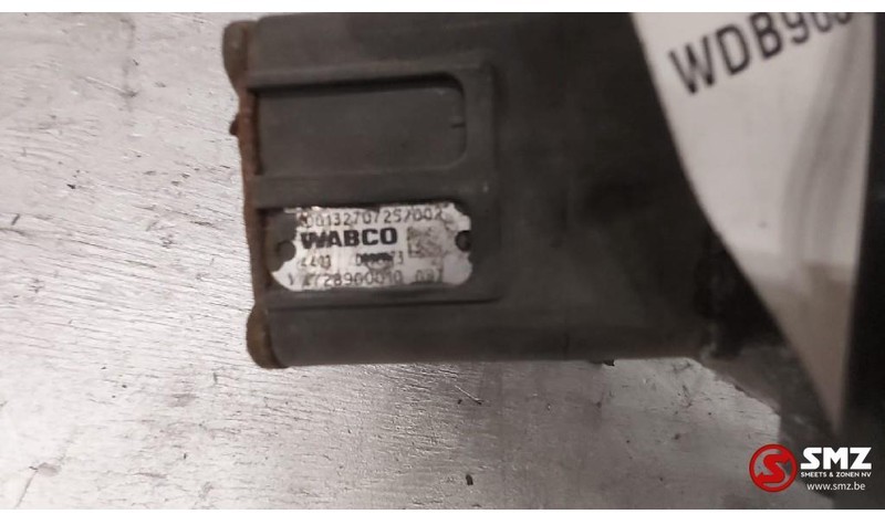 Mercedes-Benz Occ Ecas magneetventiel Actros MP4 - Air suspension for Truck: picture 3 Mercedes-Benz Occ Ecas magneetventiel Actros MP4 - Air suspension for Truck: picture 3