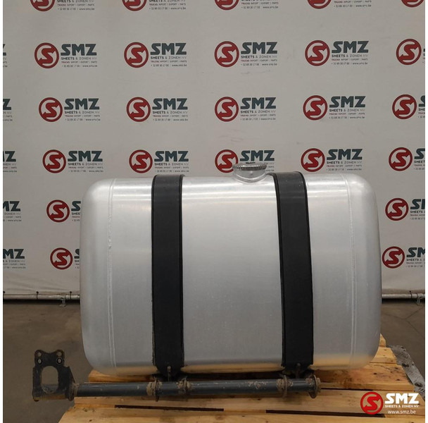 Mercedes-Benz Occ brandstoftank 390L + steunen Mercedes - Fuel tank for Truck: picture 1 Mercedes-Benz Occ brandstoftank 390L + steunen Mercedes - Fuel tank for Truck: picture 1