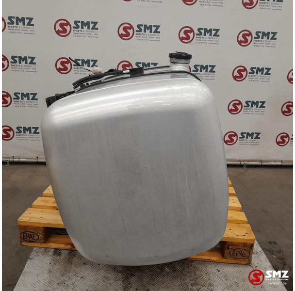 Mercedes-Benz Occ brandstoftank 630L + brandstofniveausensor Mer - Fuel tank for Truck: picture 4 Mercedes-Benz Occ brandstoftank 630L + brandstofniveausensor Mer - Fuel tank for Truck: picture 4