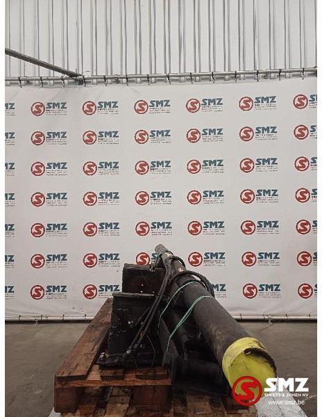 Mercedes-Benz Occ hydraulische uitschuifbare achterbumper Merced - Frame/ Chassis for Truck: picture 3 Mercedes-Benz Occ hydraulische uitschuifbare achterbumper Merced - Frame/ Chassis for Truck: picture 3