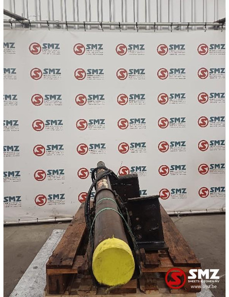 Mercedes-Benz Occ hydraulische uitschuifbare achterbumper Merced - Frame/ Chassis for Truck: picture 4 Mercedes-Benz Occ hydraulische uitschuifbare achterbumper Merced - Frame/ Chassis for Truck: picture 4