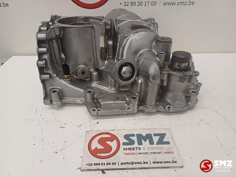 Mercedes-Benz Occ oliefilterhuis Mercedes - Oil filter for Truck: picture 1 Mercedes-Benz Occ oliefilterhuis Mercedes - Oil filter for Truck: picture 1