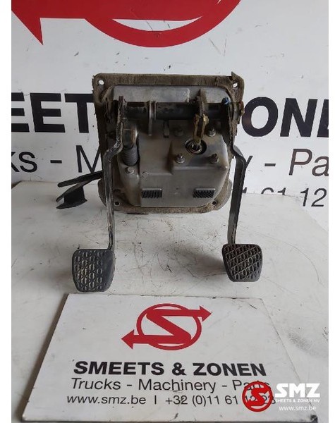 Mercedes-Benz Occ pedaalplaat compleet Actros 1841 - Pedal for Truck: picture 1 Mercedes-Benz Occ pedaalplaat compleet Actros 1841 - Pedal for Truck: picture 1