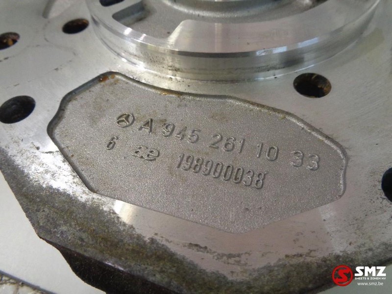 Mercedes-Benz Occ pto afdichtplaat a 945 261 10 33 - Hydraulics for Truck: picture 4 Mercedes-Benz Occ pto afdichtplaat a 945 261 10 33 - Hydraulics for Truck: picture 4