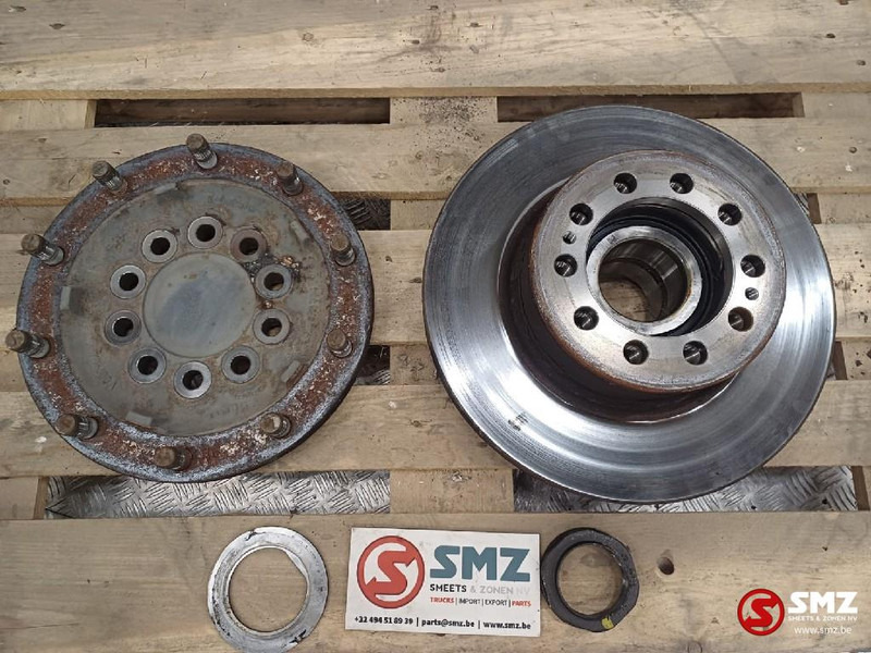 Mercedes-Benz Occ remschijf + wielnaafflens vooras Mercedes - Brake disc for Truck: picture 1 Mercedes-Benz Occ remschijf + wielnaafflens vooras Mercedes - Brake disc for Truck: picture 1