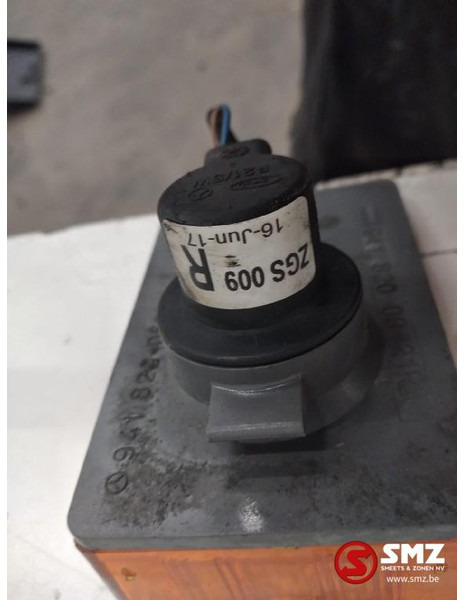 Mercedes-Benz Occ richtingaanwijzer rechts Mercedes - Lights/ Lighting for Truck: picture 2 Mercedes-Benz Occ richtingaanwijzer rechts Mercedes - Lights/ Lighting for Truck: picture 2