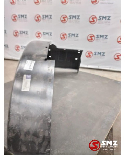 Mercedes-Benz Spatbord rechts Mercedes SK A3818804106 - Body and exterior for Truck: picture 2 Mercedes-Benz Spatbord rechts Mercedes SK A3818804106 - Body and exterior for Truck: picture 2
