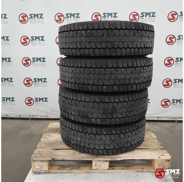 Tire for Truck Pirelli Occ vrachtwagenband 285/70R19.5 146/144L Pirelli: picture 1