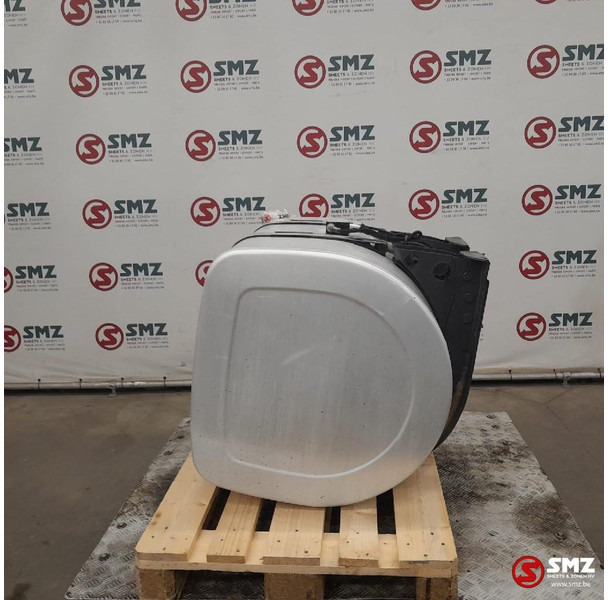 Renault Occ brandstoftank 360L + brandstofniveausensor Ren - Fuel tank for Truck: picture 3 Renault Occ brandstoftank 360L + brandstofniveausensor Ren - Fuel tank for Truck: picture 3