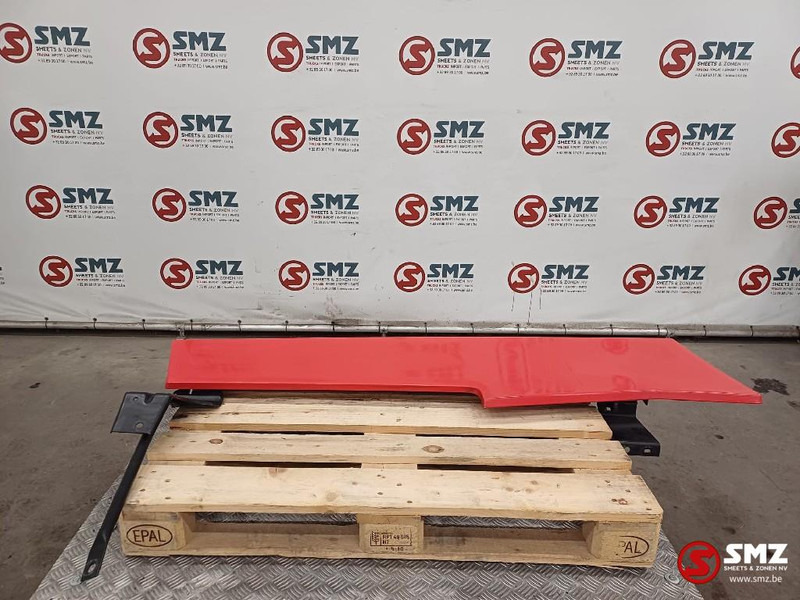 Renault Occ cabinespoiler links Renault - Aerodynamics/ Spoiler for Truck: picture 4 Renault Occ cabinespoiler links Renault - Aerodynamics/ Spoiler for Truck: picture 4