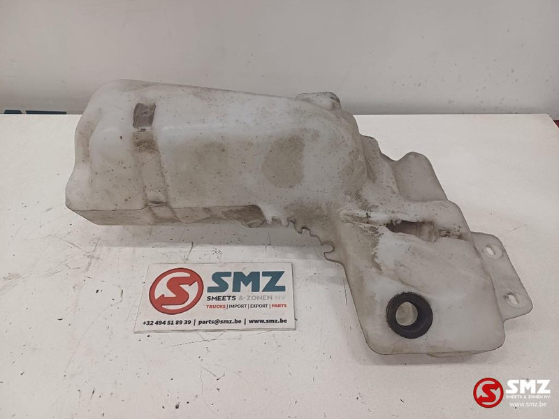 Renault Occ ruitensproeierreservoir Renault T 82303046 - Wiper for Truck: picture 1 Renault Occ ruitensproeierreservoir Renault T 82303046 - Wiper for Truck: picture 1