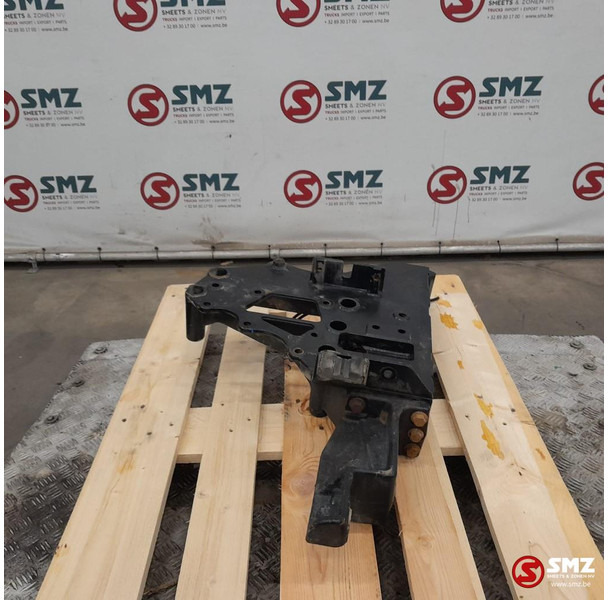 Renault Occ voorbumperbeugel links Renault - Frame/ Chassis for Truck: picture 3 Renault Occ voorbumperbeugel links Renault - Frame/ Chassis for Truck: picture 3