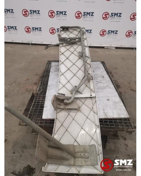 Renault Occ zijspoiler links Renault Premium - Aerodynamics/ Spoiler for Truck: picture 2 Renault Occ zijspoiler links Renault Premium - Aerodynamics/ Spoiler for Truck: picture 2