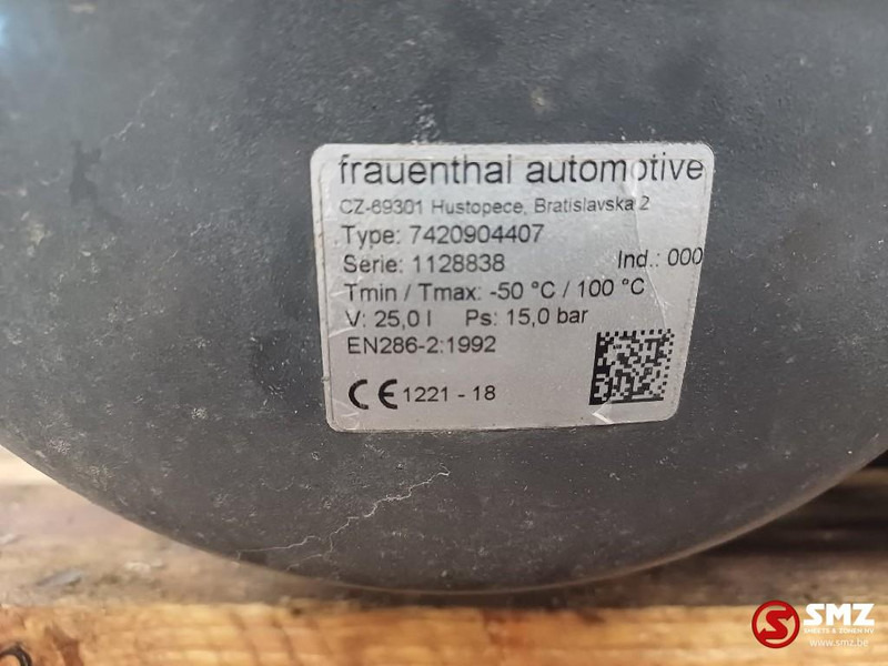 Volvo Occ batterijbak + 2 luchtketels 25L 15Bar Volvo - Spare parts for Truck: picture 5 Volvo Occ batterijbak + 2 luchtketels 25L 15Bar Volvo - Spare parts for Truck: picture 5